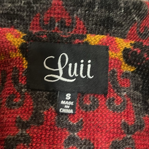 LUII Sweater - Picture 6 of 7
